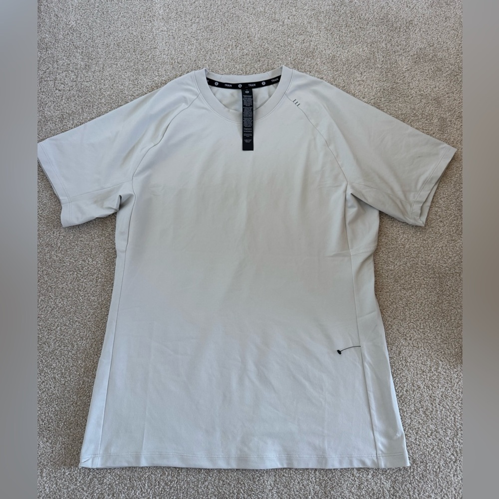 Men's Gray Short Sleeve Shirt